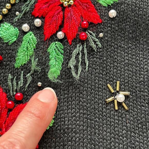 B.P. Design Women's Vintage Holiday Sweater Poinsettia Embroidered Size XL - Picture 7 of 10